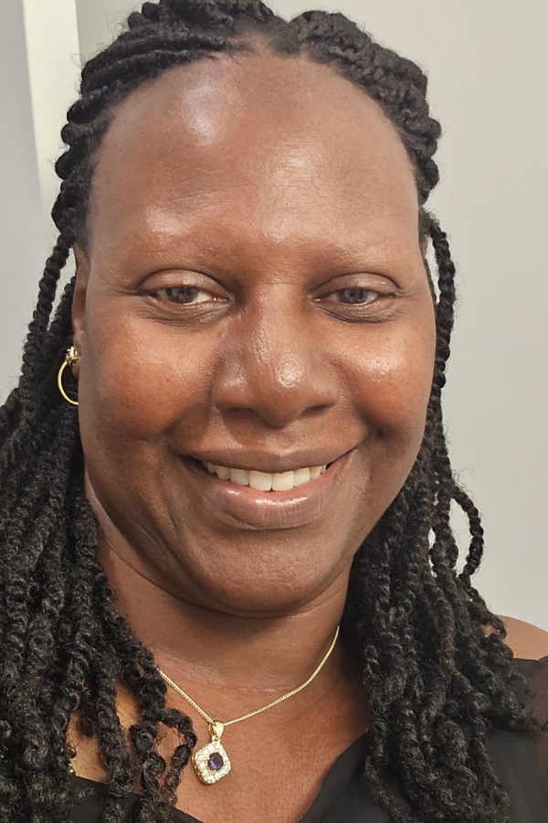 Cruise Brothers Travel Agent Elizabeth Burke